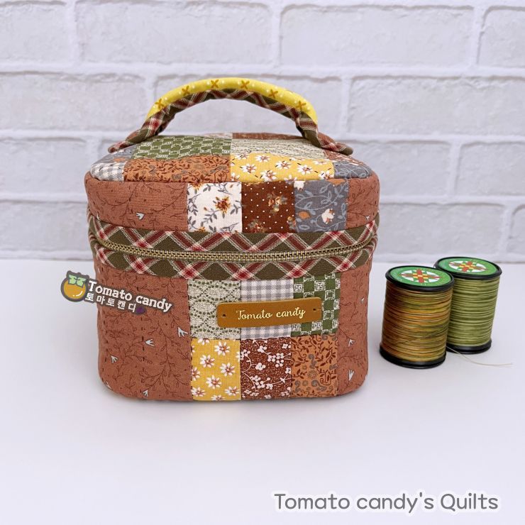 No.068 Square big pouch with zipper, Hand Sewing Pattern Only, YouTube Tutorial, No Written Instructions, Instant Download PDF.