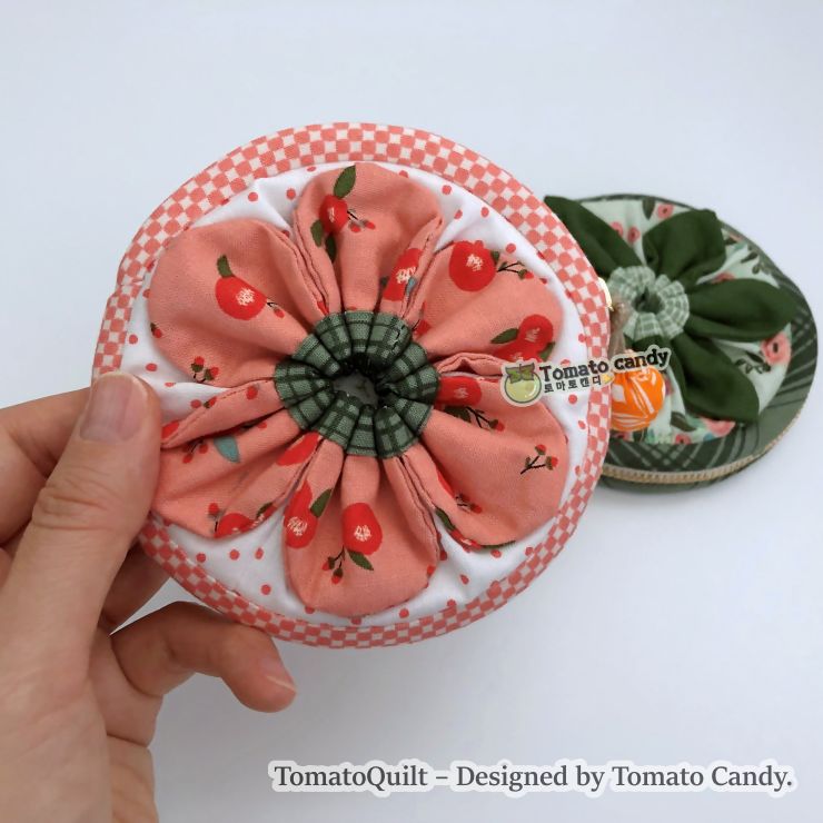 No.138 Round flower coin purse, Hand Sewing Pattern Only, YouTube Tutorial, No Written Instructions, Instant Download PDF.