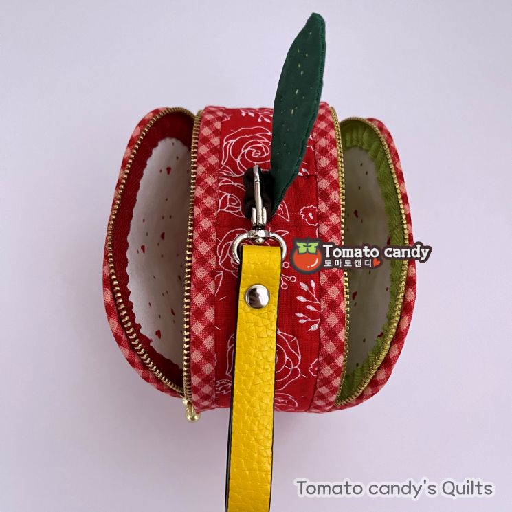 No.216 Adorable Apple Double Zipper Hand Sewing Pattern, Pattern Only, Instant Download PDF, No Written Instructions, YouTube Tutorial.