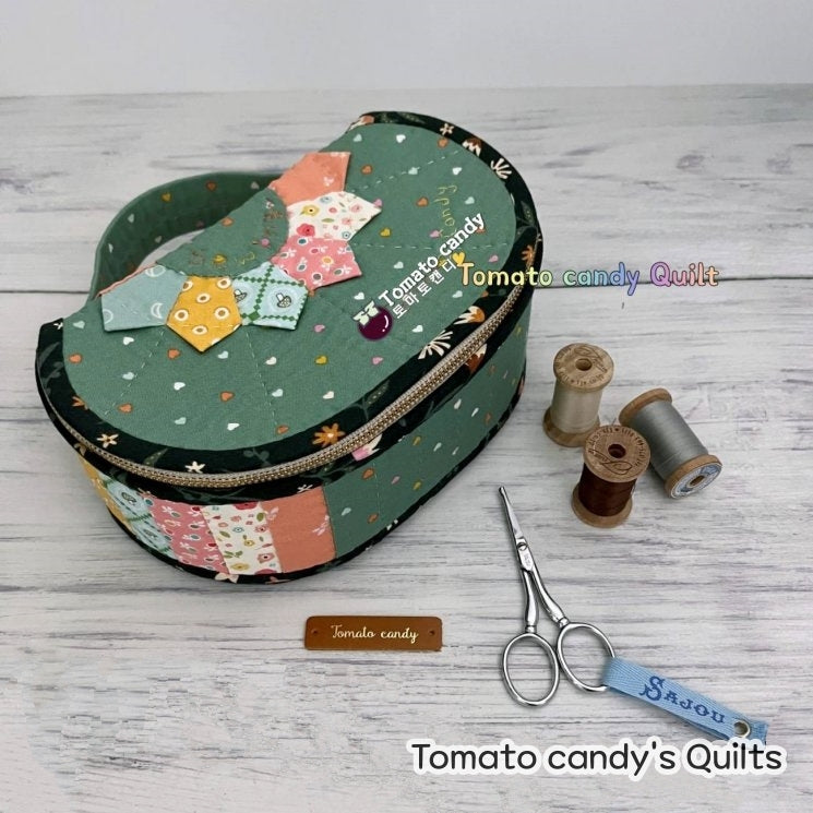 No.160 Sewing pouch. Hand Sewing Pattern Only, YouTube Tutorial, No Written Instructions, Instant Download PDF. Dresden