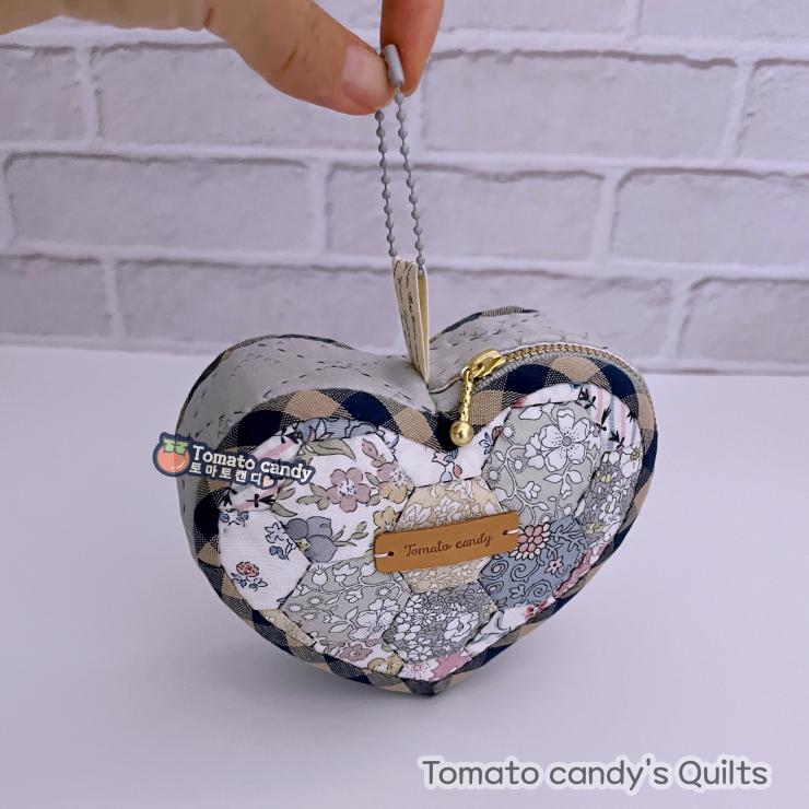 No.220 Hexagon Patchwork Heart Pouch, Hand Sewing Pattern Only, YouTube Tutorial, No Written Instructions, Instant Download PDF.