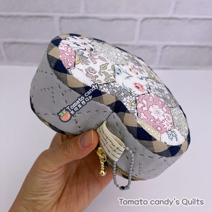 No.220 Hexagon Patchwork Heart Pouch, Hand Sewing Pattern Only, YouTube Tutorial, No Written Instructions, Instant Download PDF.