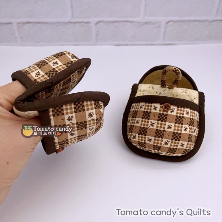 No.221 Kitchen gloves for hot pot handles, Hand Sewing Pattern Only, YouTube Tutorial, No Written Instructions, Instant Download PDF.