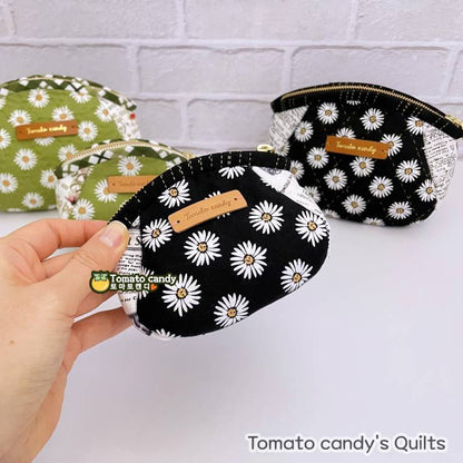 No.231 Voluminous zipper pouch. Hand Sewing Pattern Only, YouTube Tutorial, No Written Instructions, Instant Download PDF.