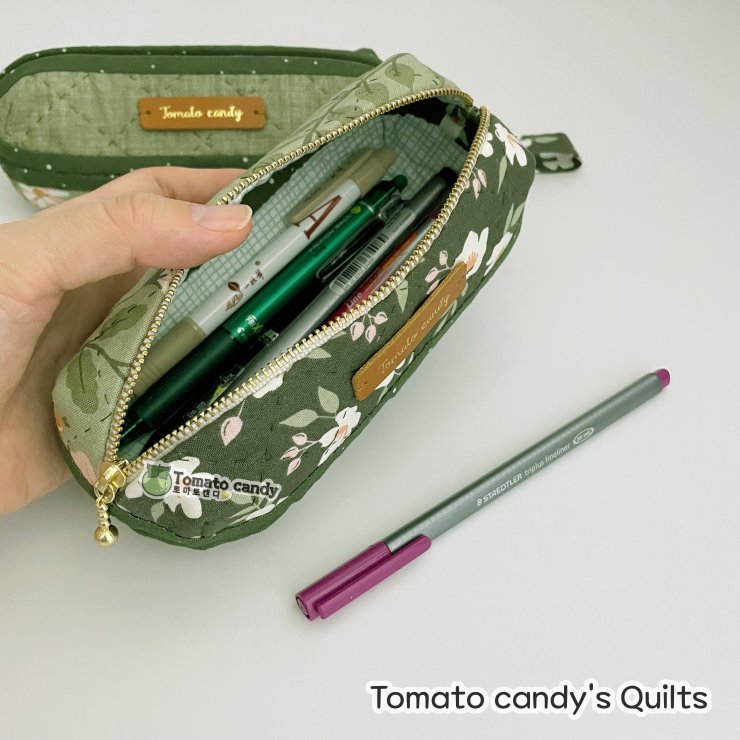 No.246 Oval zipper pouch. Hand Sewing Pattern Only, YouTube Tutorial, No Written Instructions, Instant Download PDF.